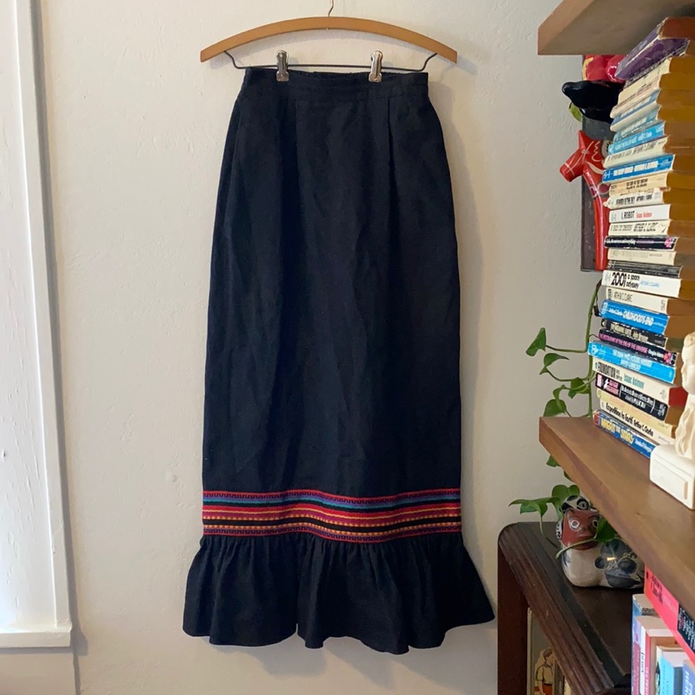 Vintage Hamilton black skirt w/Boho, ruffles trim